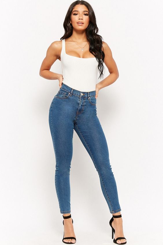 baggy jeans for hourglass figure