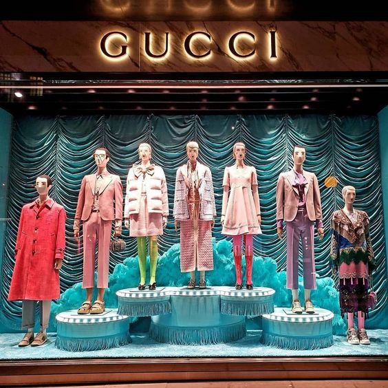 Gucci visual merchandising  Window display design, Visual display, Visual  merchandising displays