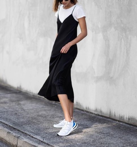 White t shop shirt black dress