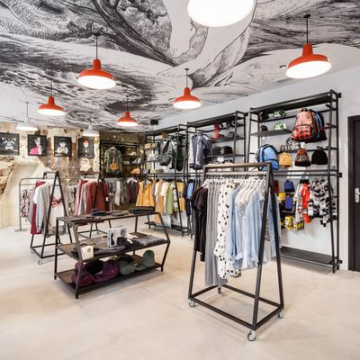 Visual Merchandising Trends 2023 for Your Clothing Store | Italian E ...