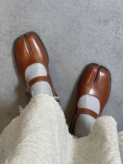 Ugly Shoes That are Actually Kind of Great – Put This On
